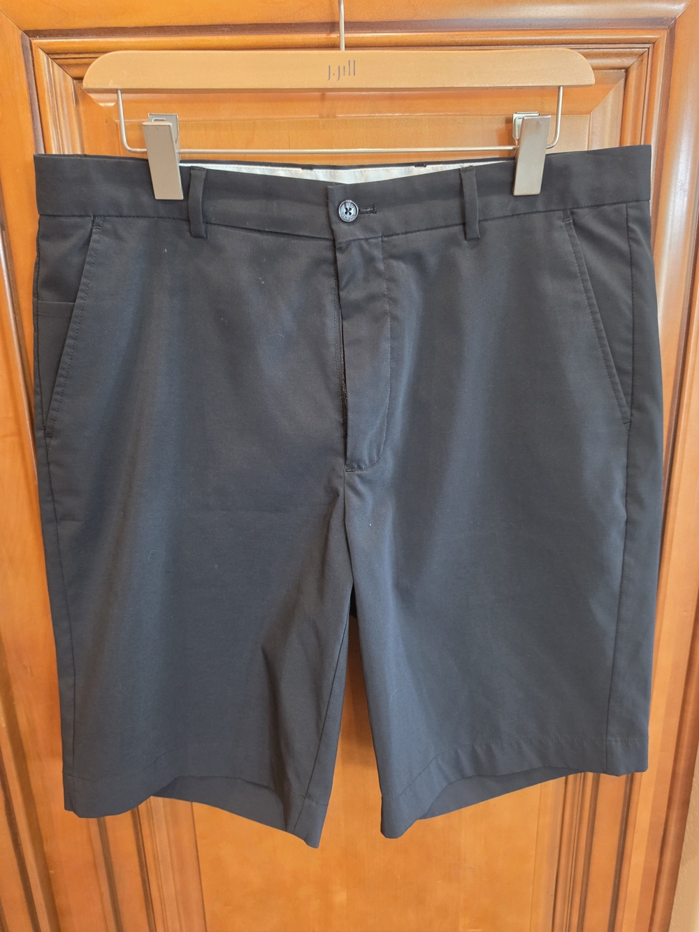 Greg Norman Men's Black Stretch Chino Shorts Flat Front Golf 34 EUC